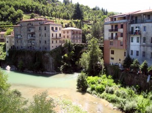 400_castelnuovo_di_garfagnana_river